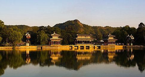 叙事冒险游戏《星际迷航：复苏》7分钟游玩视频